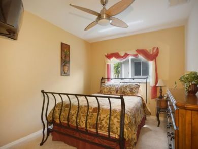 Bedroom with Queen Bed